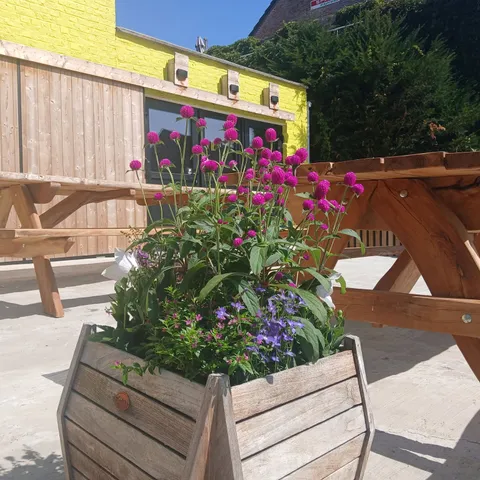 Terras bij Frituur Het Halfhuis